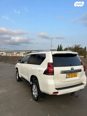 טויוטה לנד קרוזר