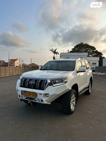 טויוטה לנד קרוזר