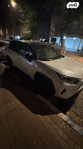 טויוטה RAV4