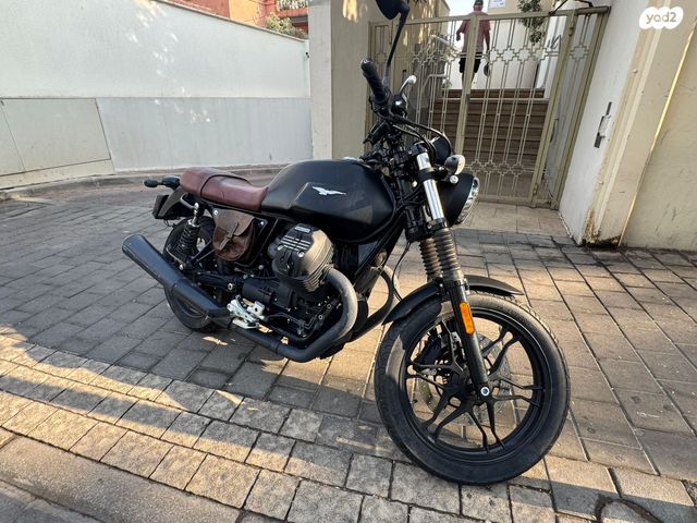 מוטוגוצי V7 Stone ABS