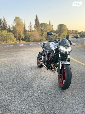 קאוואסאקי Z650