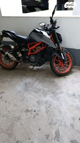 KTM Naked Duke 390
