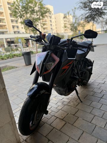 KTM Naked Super Duke 1290R