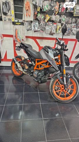 KTM Naked Duke 390