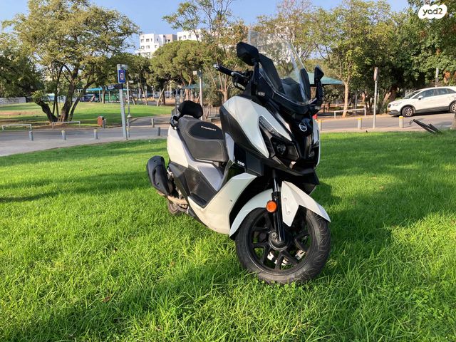 מודעת רכב סאן יאנג קרוזים 300