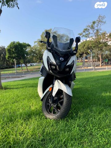 סאן יאנג קרוזים 300