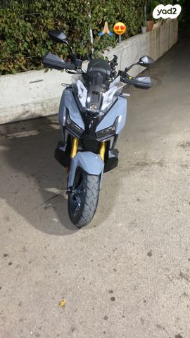 מודעת רכב סאן יאנג ADX400