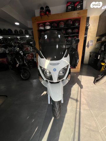 פיאג'ו X-Evo 250