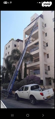 מודעת רכב מנוף