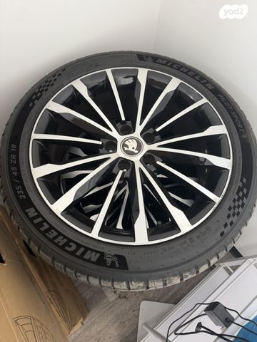 feedItemObj.data.row_1