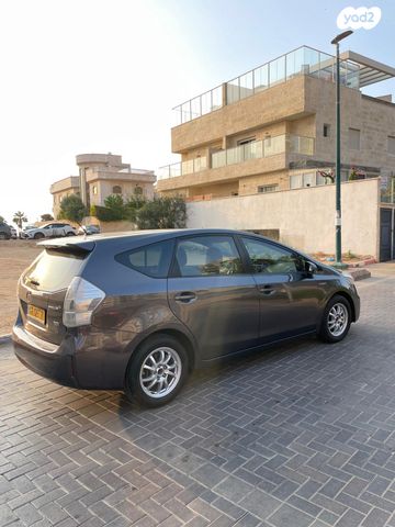 טויוטה פריוס פלוס