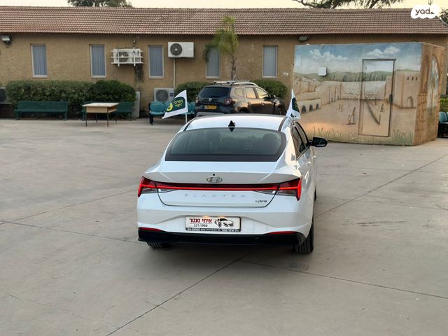 יונדאי אלנטרה