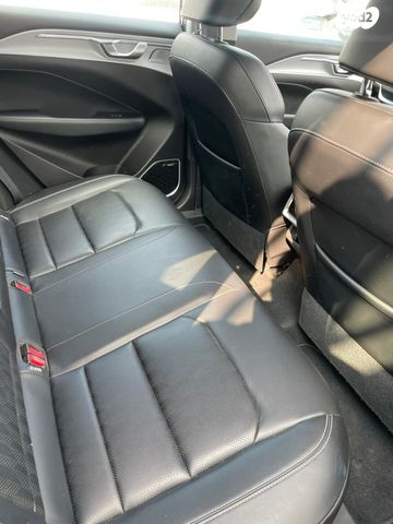 ג׳ילי Geometry C