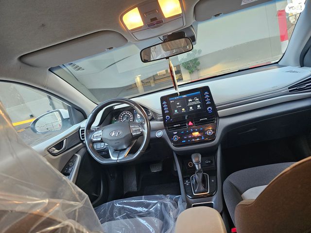 יונדאי איוניק