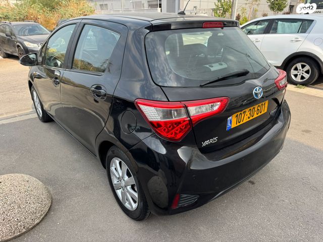 טויוטה יאריס