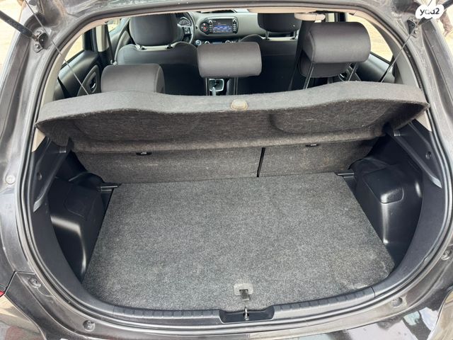 טויוטה יאריס