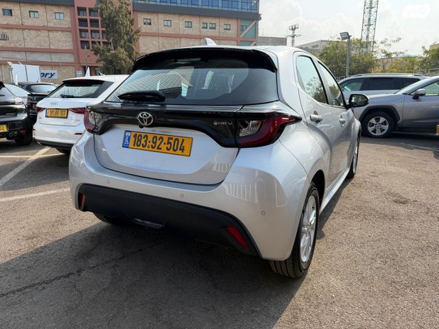 מודעת רכב טויוטה יאריס 2