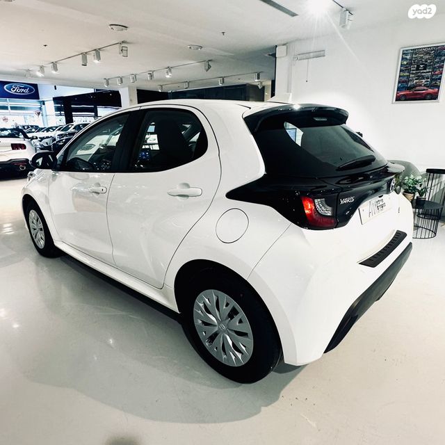 טויוטה יאריס