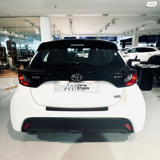 טויוטה יאריס