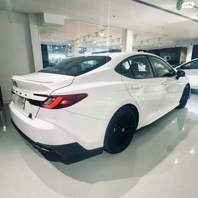 טויוטה קאמרי