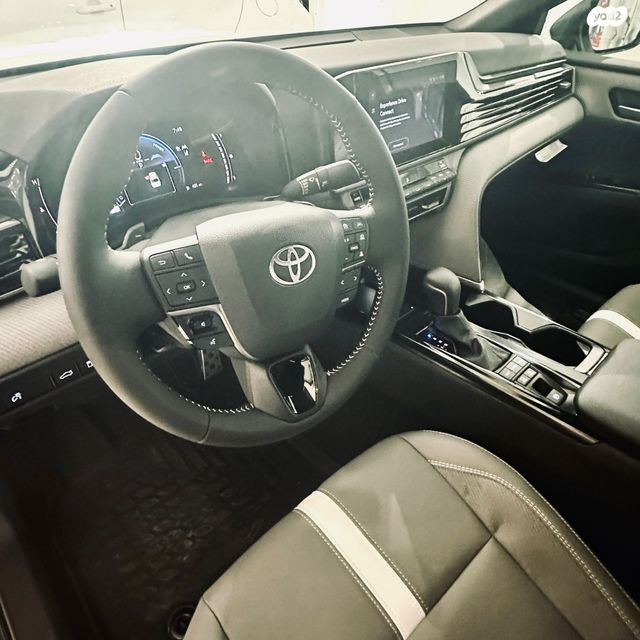 טויוטה קאמרי