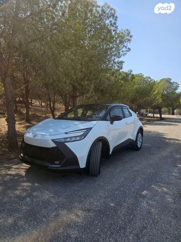 מודעת רכב טויוטה C-HR