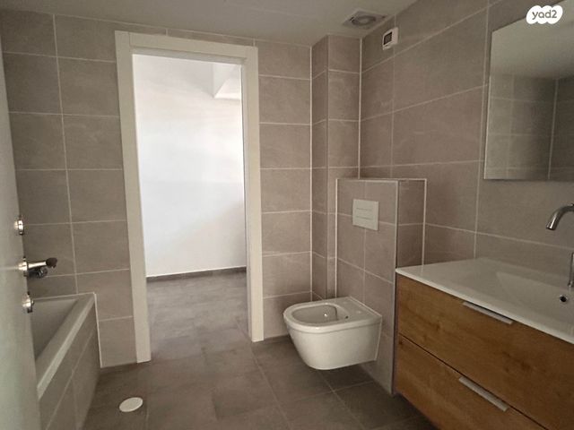 דירה, נאוה סמל 8, צומת סביון, קרית אונו