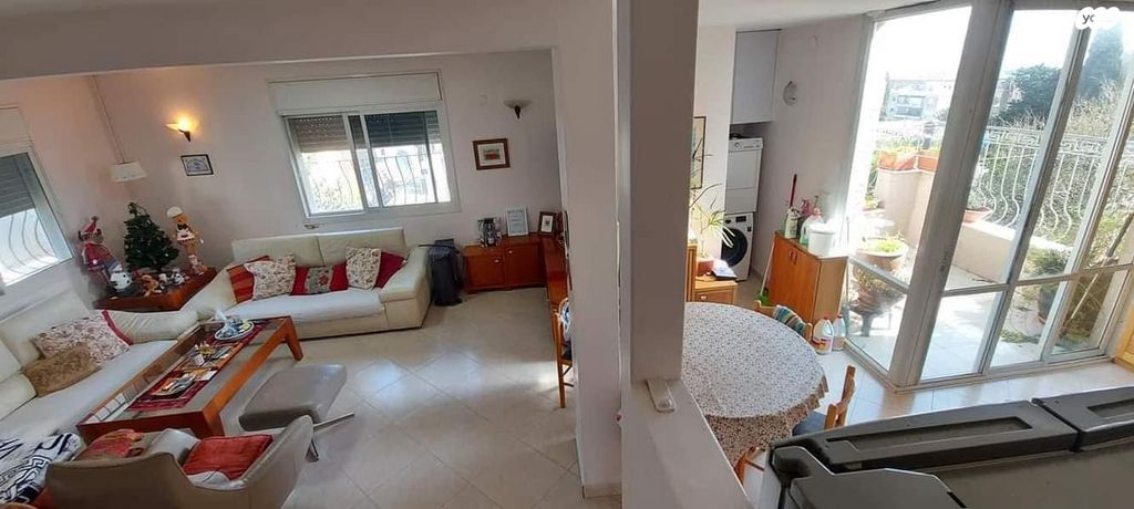 דירה, לוחמי הגטאות 32, המושבה הגרמנית, חיפה