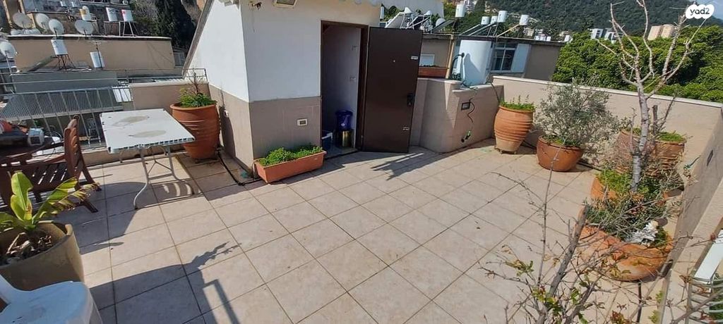 דירה, לוחמי הגטאות 32, המושבה הגרמנית, חיפה