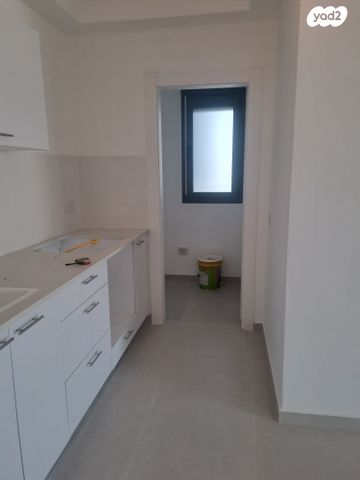 דירת גן, אתרוג 3, לב העיר, בת ים