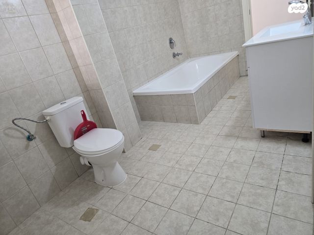 דירה, כרמל 10, אחוזת הנשיא, רחובות