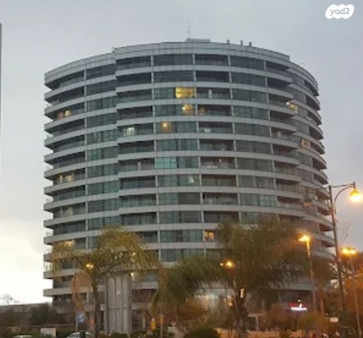 ז'בוטינסקי 50