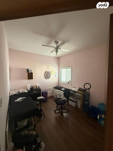 גג/ פנטהאוז, שדרות בן גוריון 9, בן גוריון, חולון