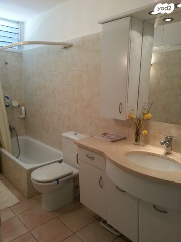 דירה, ארלוזורוב 9, שכונת חשמונאים, מרכז העיר א, רמת גן