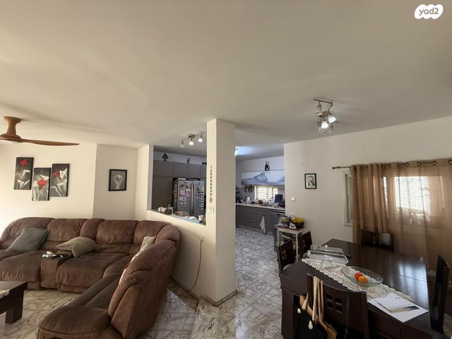 גג/ פנטהאוז, שדרות בן גוריון 9, בן גוריון, חולון