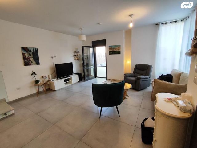 דו משפחתי, יהלום 5, רובע 10 חן, קצרין