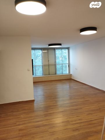 דירה, אברהם בן שושן 78, נווה אלון, עכו