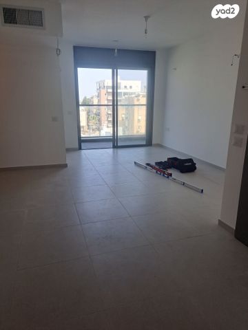 דירת גן, אתרוג 3, לב העיר, בת ים