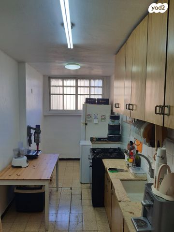 מבוא בנימין 12