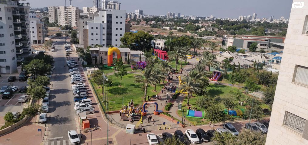 דירה, חזון אי"ש 4, רחובות הצעירה, רחובות