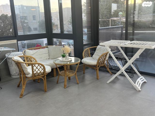 דירת גן, הפרג 12, צמח השדה, מעלה אדומים