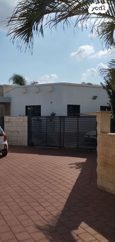 אסתר המלכה 18