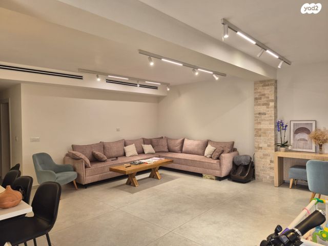 דירת גן, צונזר 10, קרית שלום, תל אביב יפו