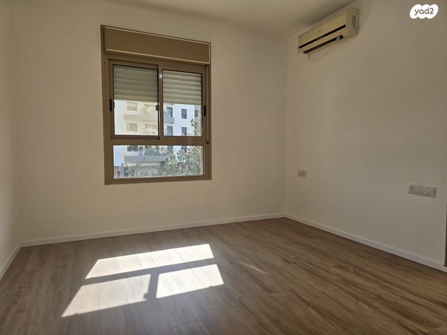 דירה, כרמל 10, אחוזת הנשיא, רחובות