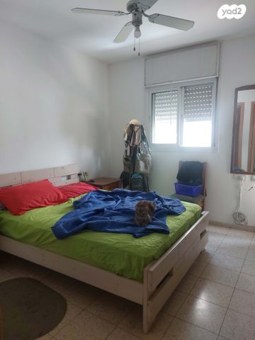 דו משפחתי, שנת היובל 114, גיל עמל, הוד השרון