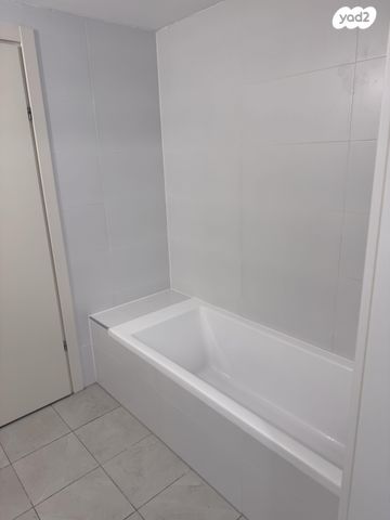 דירה, הרב הרצוג 6, צפון מערב מרכז העיר, נתניה