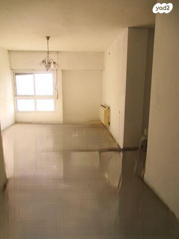 דירה, האבות 15, שיכון ג, טבריה