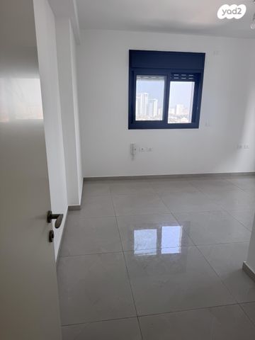 דירה, הרב הרצוג 6, צפון מערב מרכז העיר, נתניה