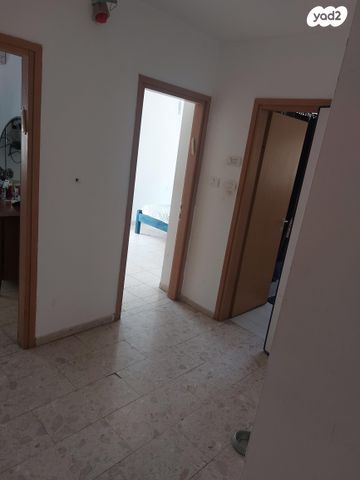 דו משפחתי, שנת היובל 114, גיל עמל, הוד השרון