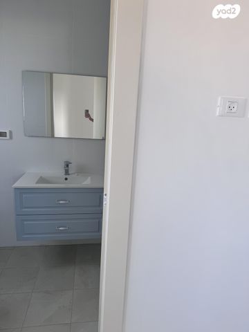 דירה, הרב הרצוג 6, צפון מערב מרכז העיר, נתניה